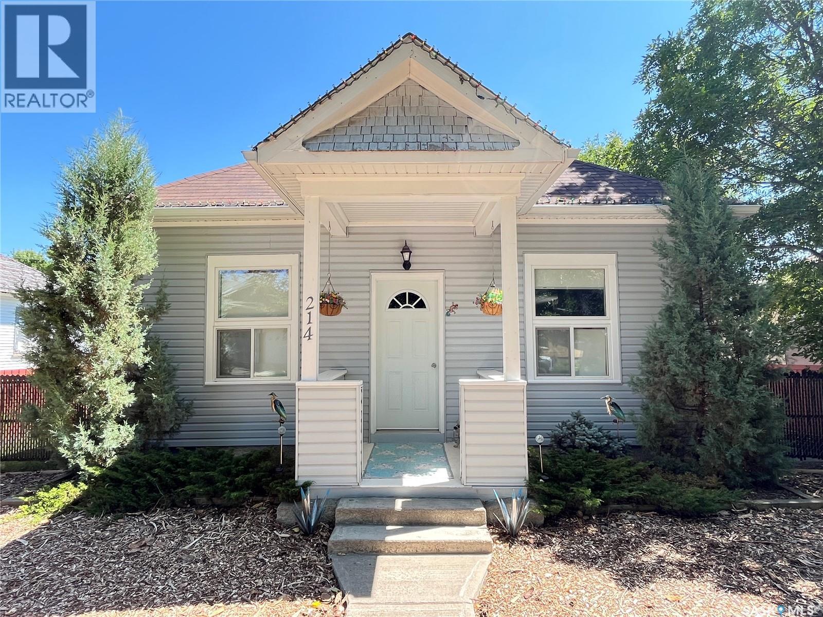 214 Marsh Street, Maple Creek, Saskatchewan  S0N 1N0 - Photo 4 - SK035840