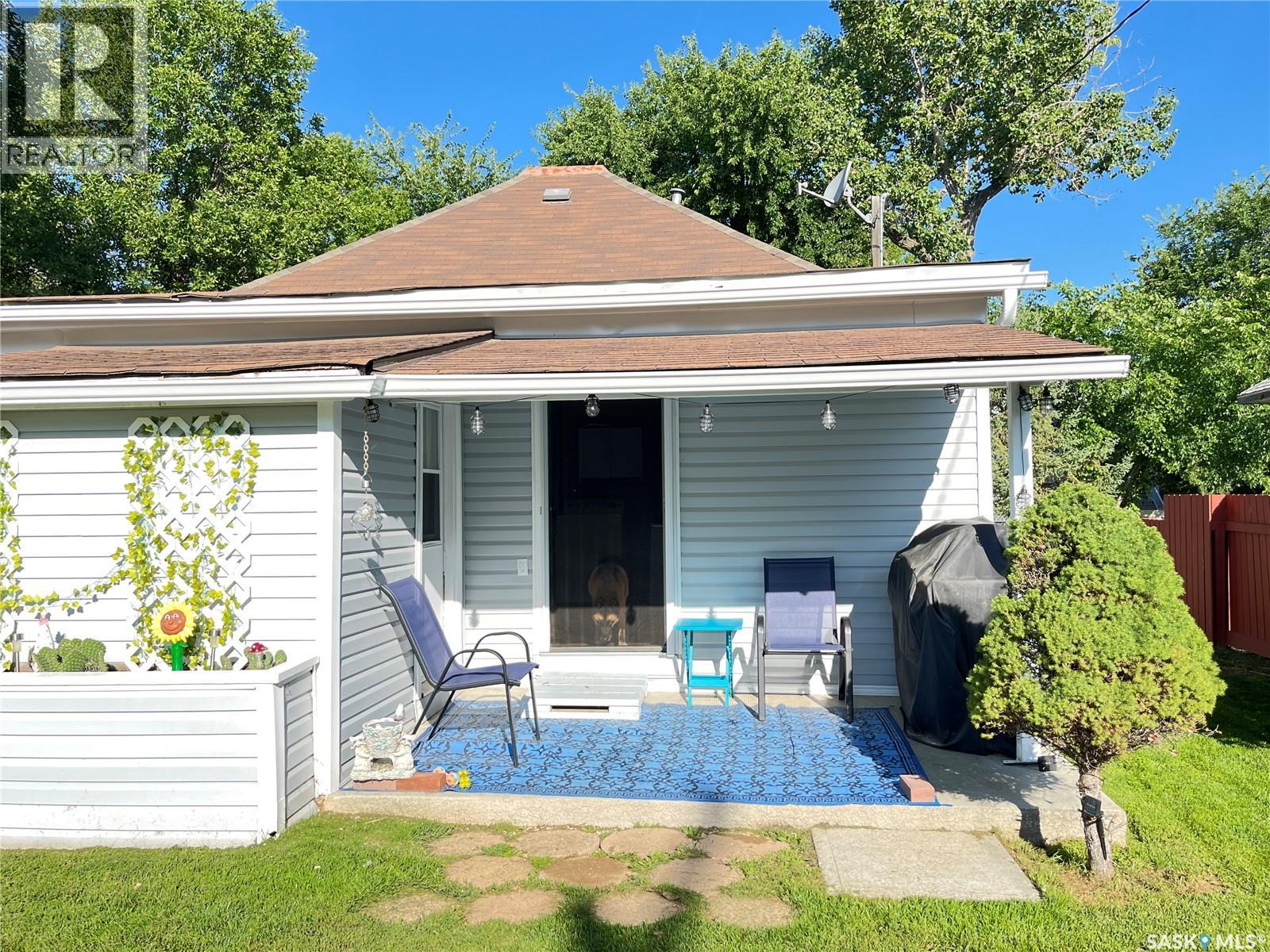 214 Marsh Street, Maple Creek, Saskatchewan  S0N 1N0 - Photo 6 - SK035840