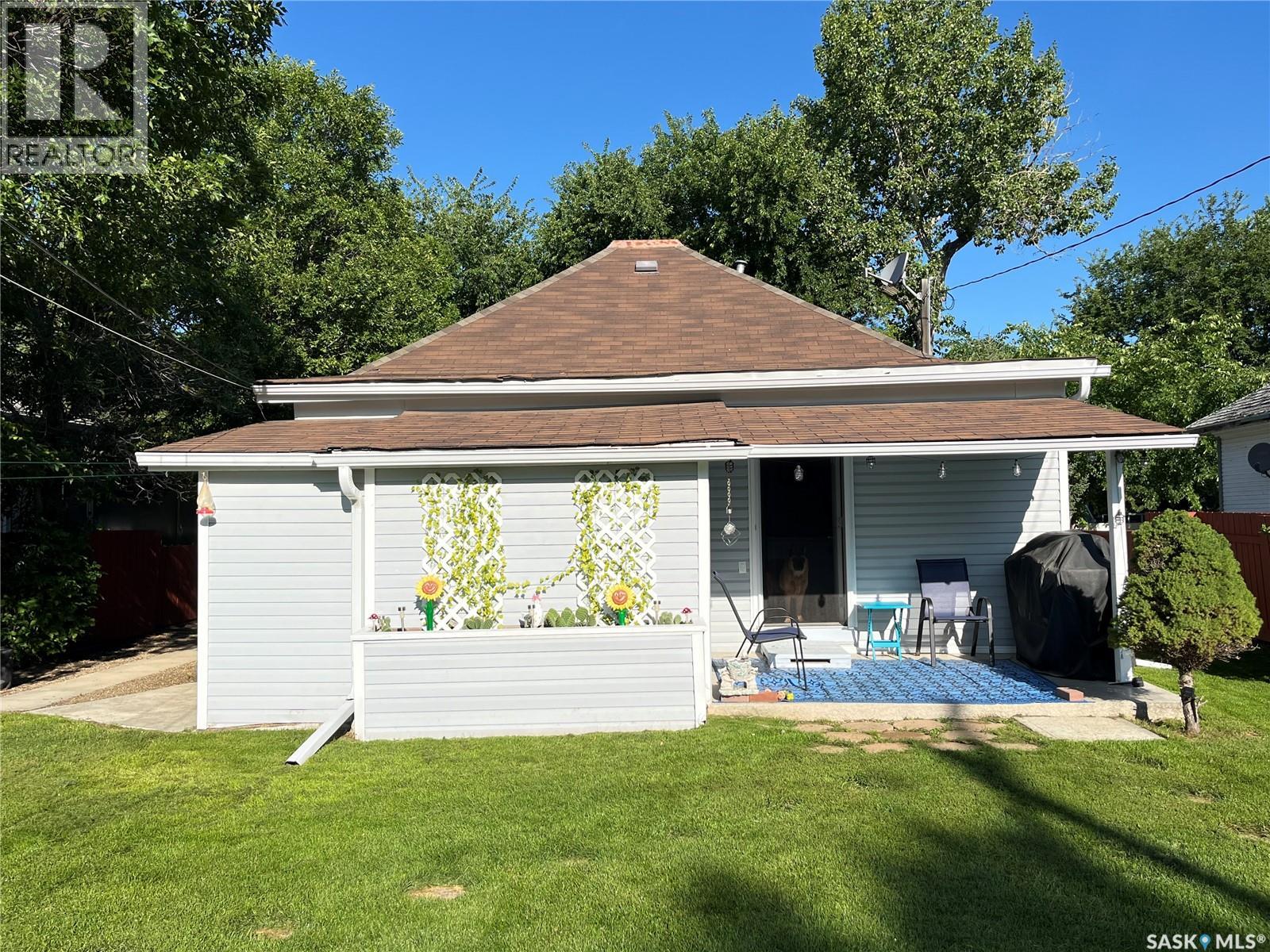 214 Marsh Street, Maple Creek, Saskatchewan  S0N 1N0 - Photo 7 - SK035840