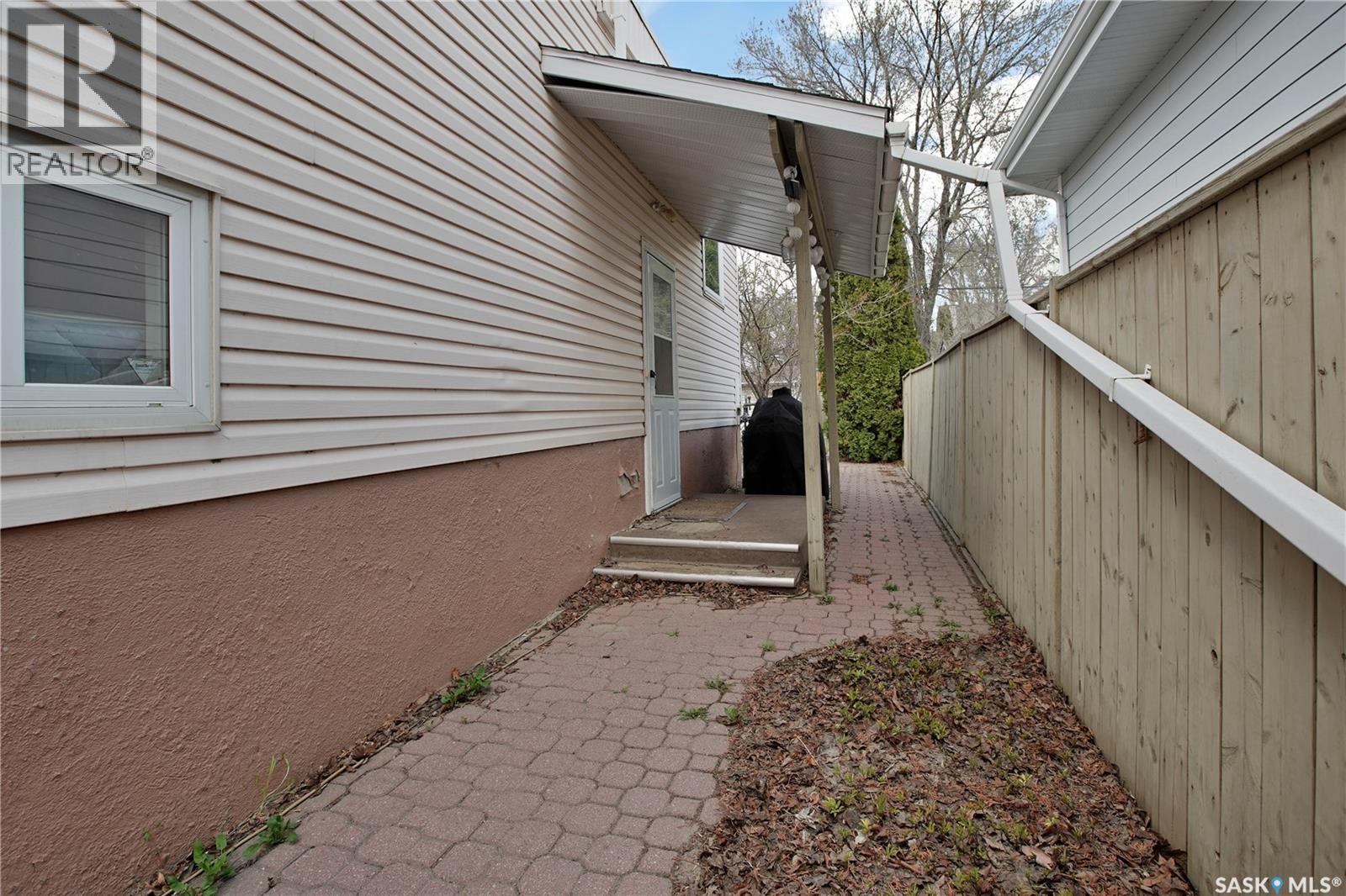 635 4th Street E, Saskatoon, Saskatchewan  S7H 1J8 - Photo 24 - SK035621