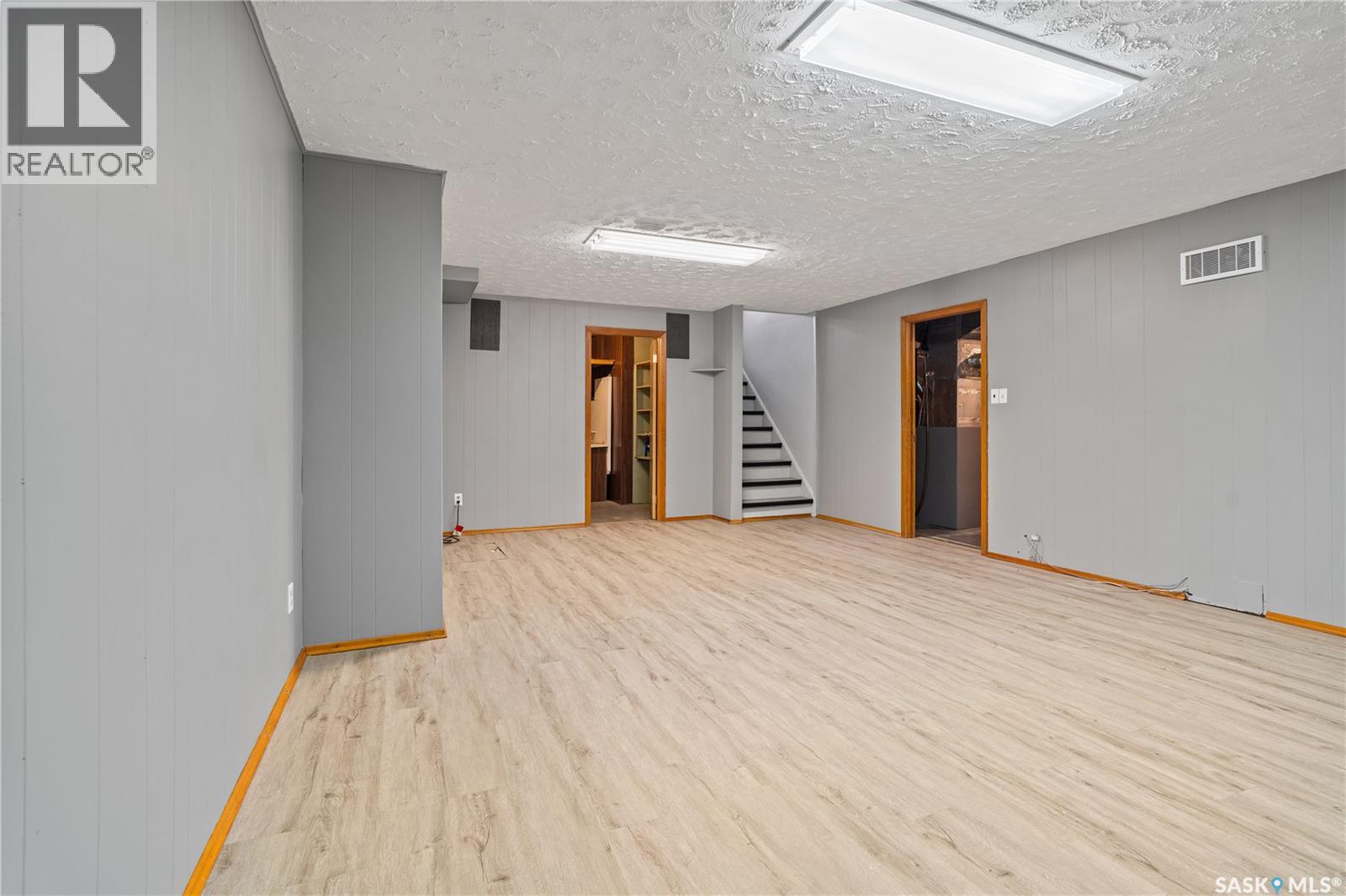 46 Hammond Road, Regina, Saskatchewan  S4R 3C6 - Photo 23 - SK035163