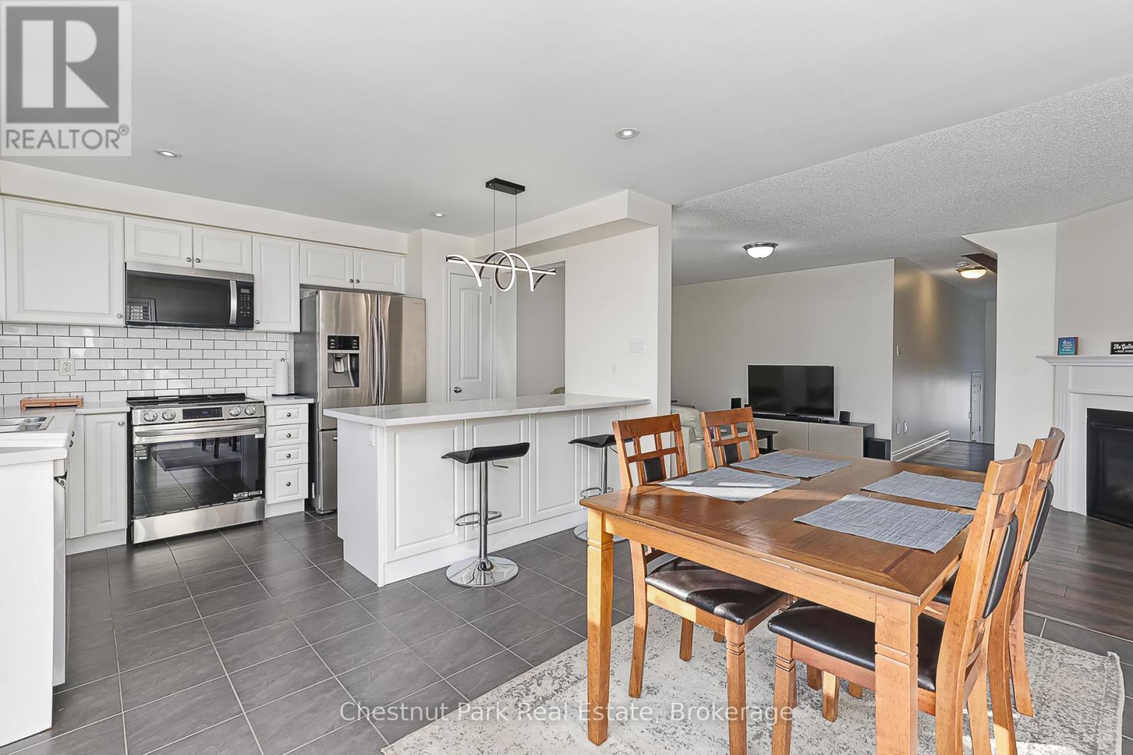 34 Robertson Street, Collingwood, Ontario  L9Y 0X1 - Photo 15 - S12636056