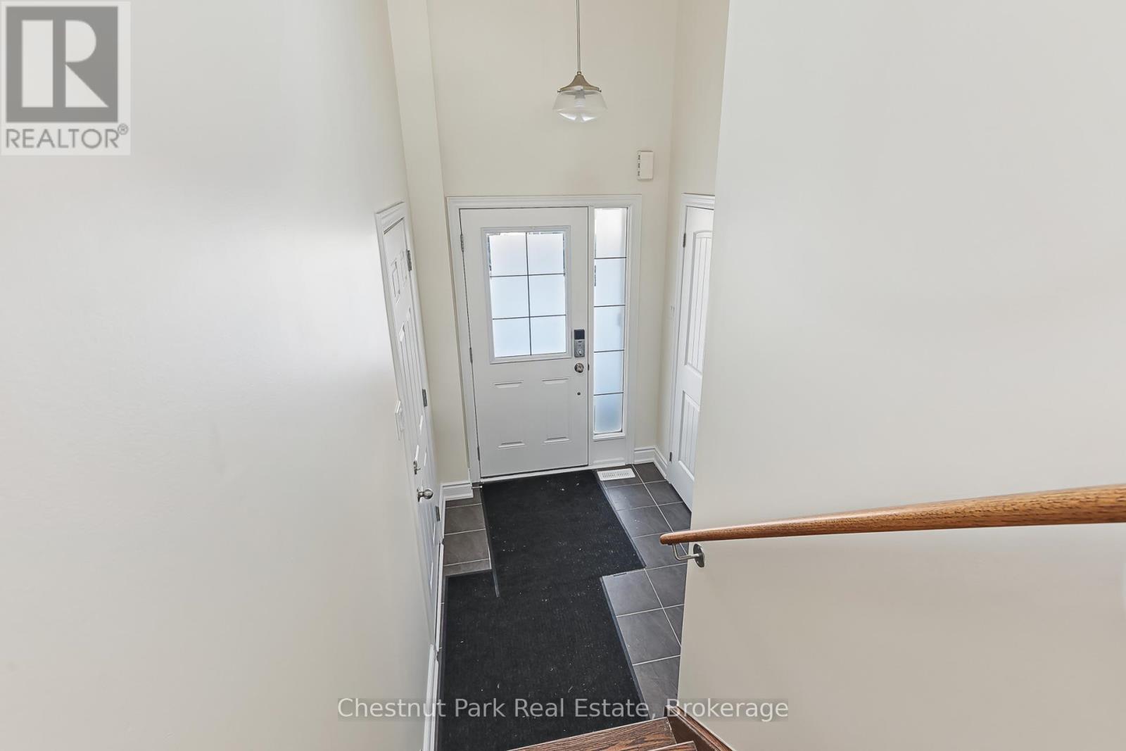 34 Robertson Street, Collingwood, Ontario  L9Y 0X1 - Photo 7 - S12636056