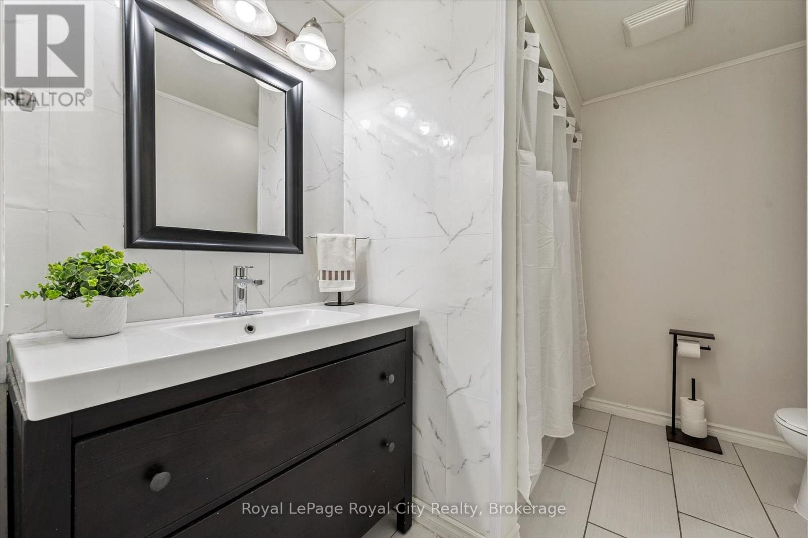 30 - 121 Bagot Street, Guelph, Ontario  N1H 5T8 - Photo 24 - X13057960