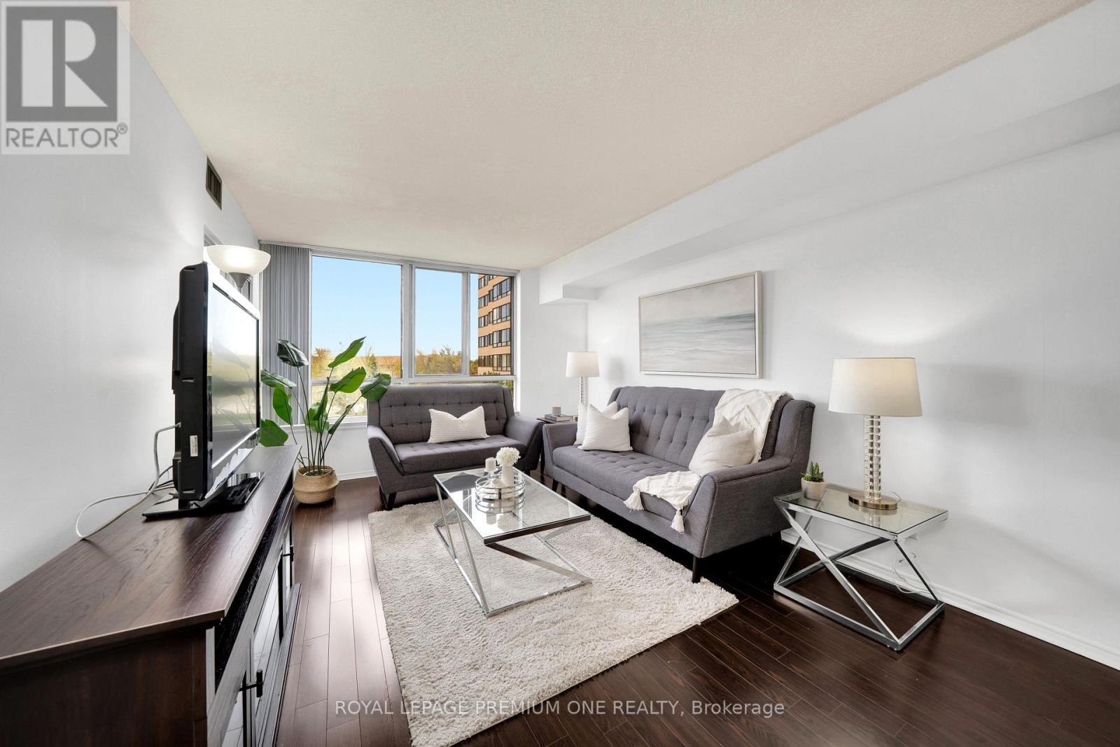 310 - 1001 Cedarglen Gate, Mississauga, Ontario  L5C 4R2 - Photo 2 - W13122192