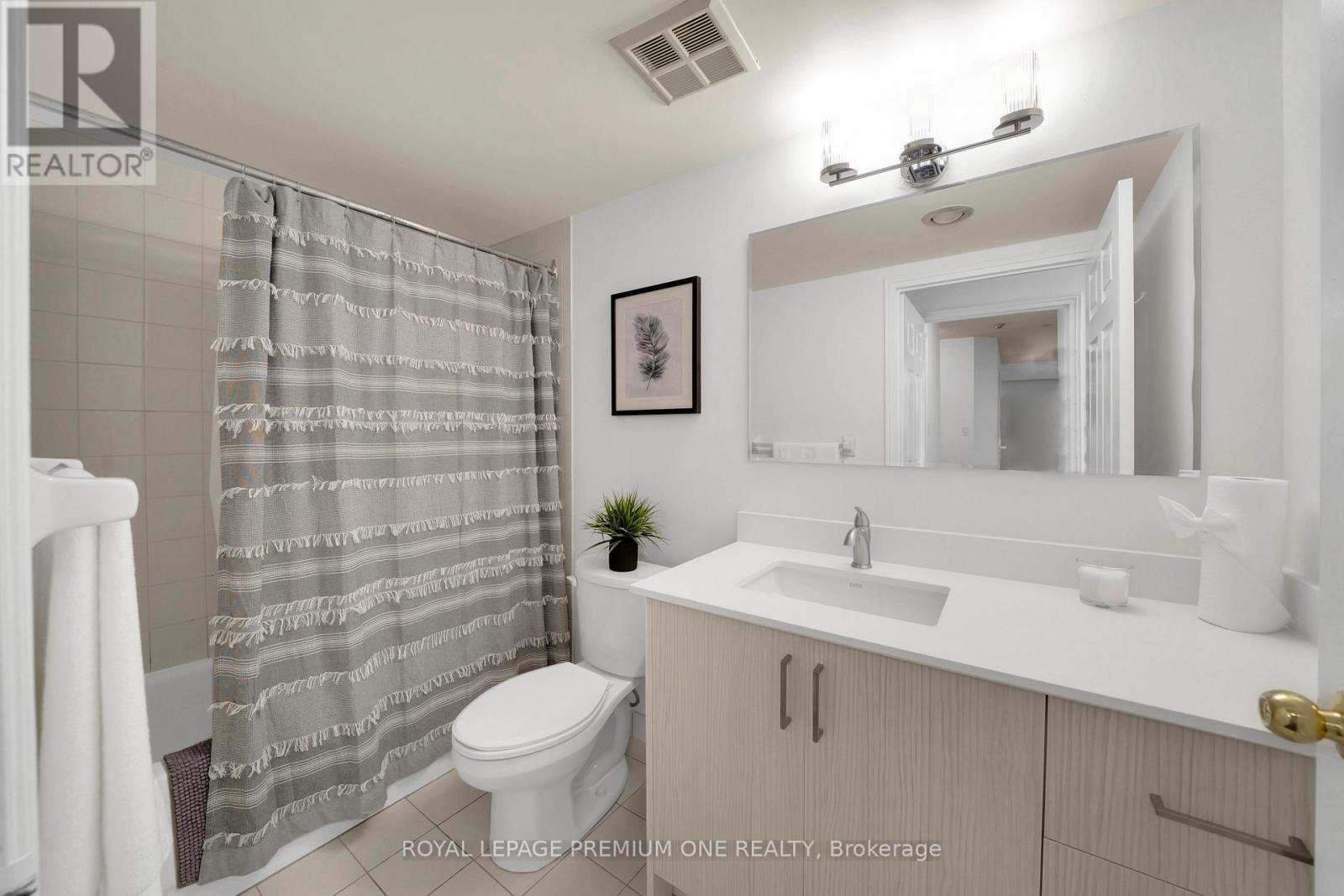 310 - 1001 Cedarglen Gate, Mississauga, Ontario  L5C 4R2 - Photo 9 - W13122192