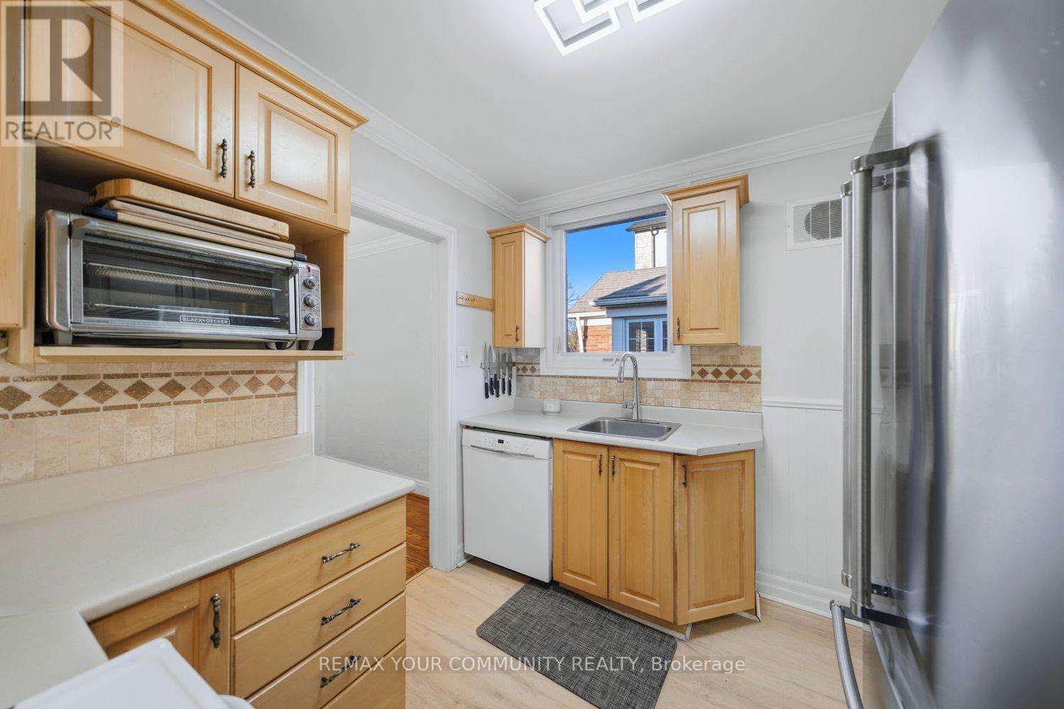 25 Murrie Street, Toronto, Ontario  M8V 1X6 - Photo 17 - W13122272