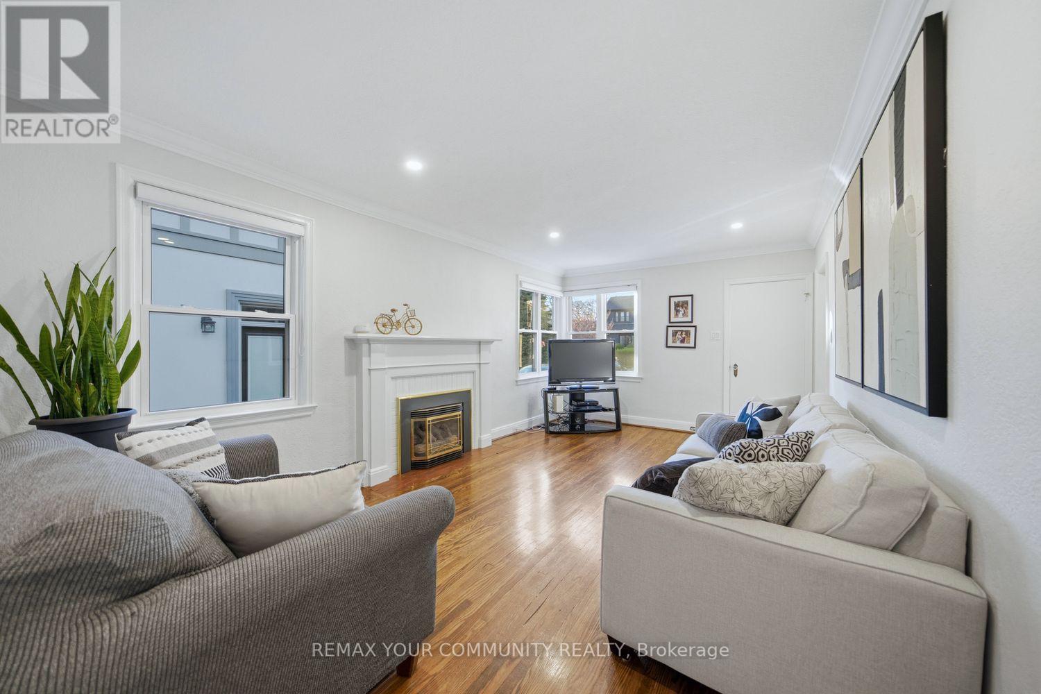 25 Murrie Street, Toronto, Ontario  M8V 1X6 - Photo 9 - W13122272