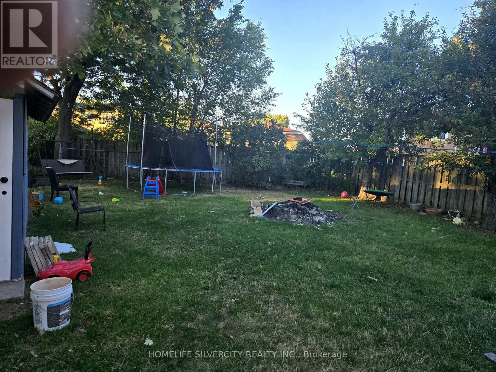 7585 Wrenwood Crescent, Mississauga, Ontario  L4T 2V8 - Photo 21 - W13122274