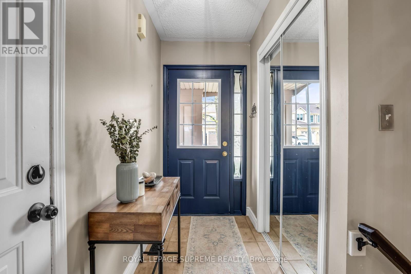 1063 Barclay Circle, Milton, Ontario  L9T 5W3 - Photo 4 - W13122286