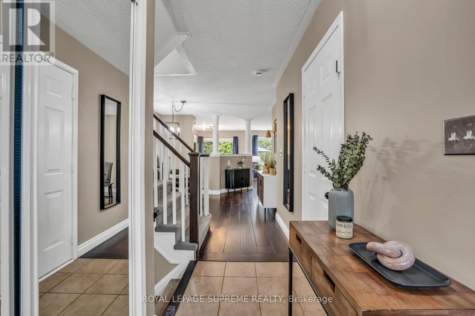 1063 Barclay Circle, Milton, Ontario  L9T 5W3 - Photo 5 - W13122286