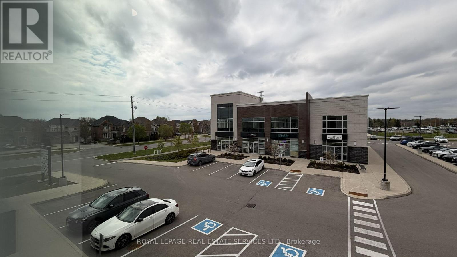 213 - 3465 Rebecca Street, Oakville, Ontario  L6L 0H3 - Photo 8 - W13122308
