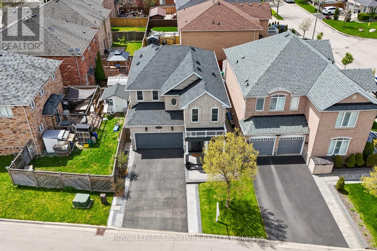 18 Senwood Street, Brampton, Ontario  L7A 3S5 - Photo 3 - W13122340
