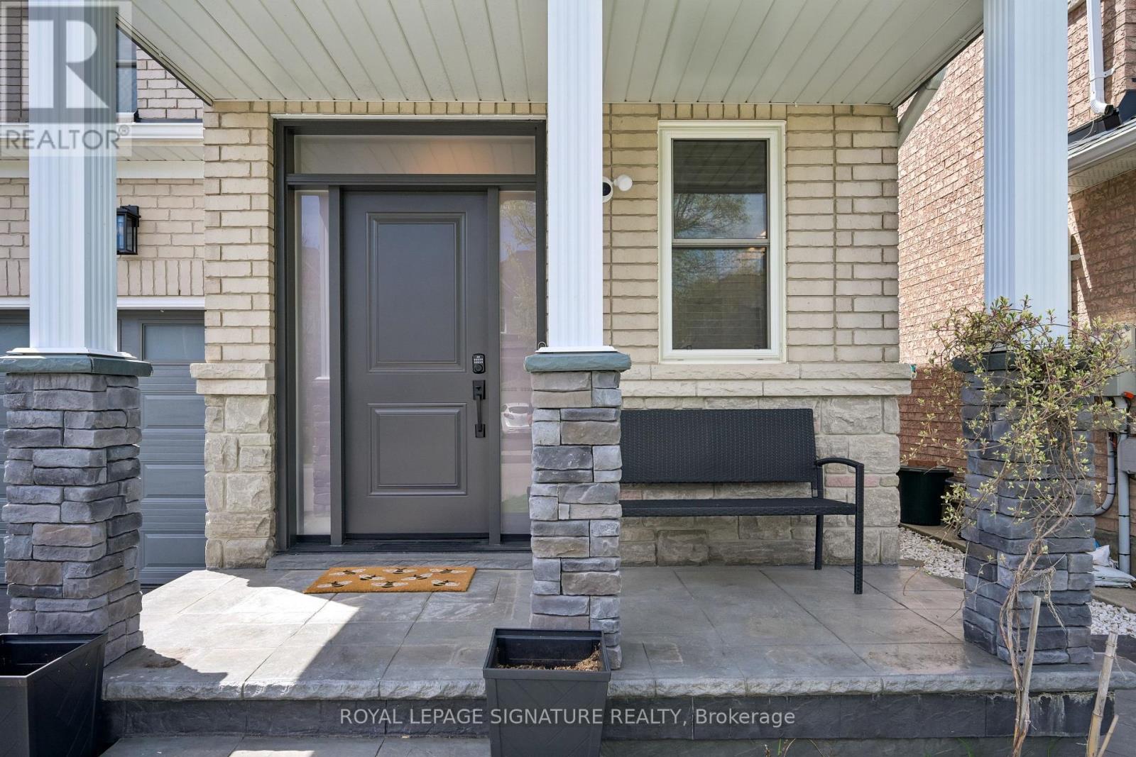 18 Senwood Street, Brampton, Ontario  L7A 3S5 - Photo 8 - W13122340
