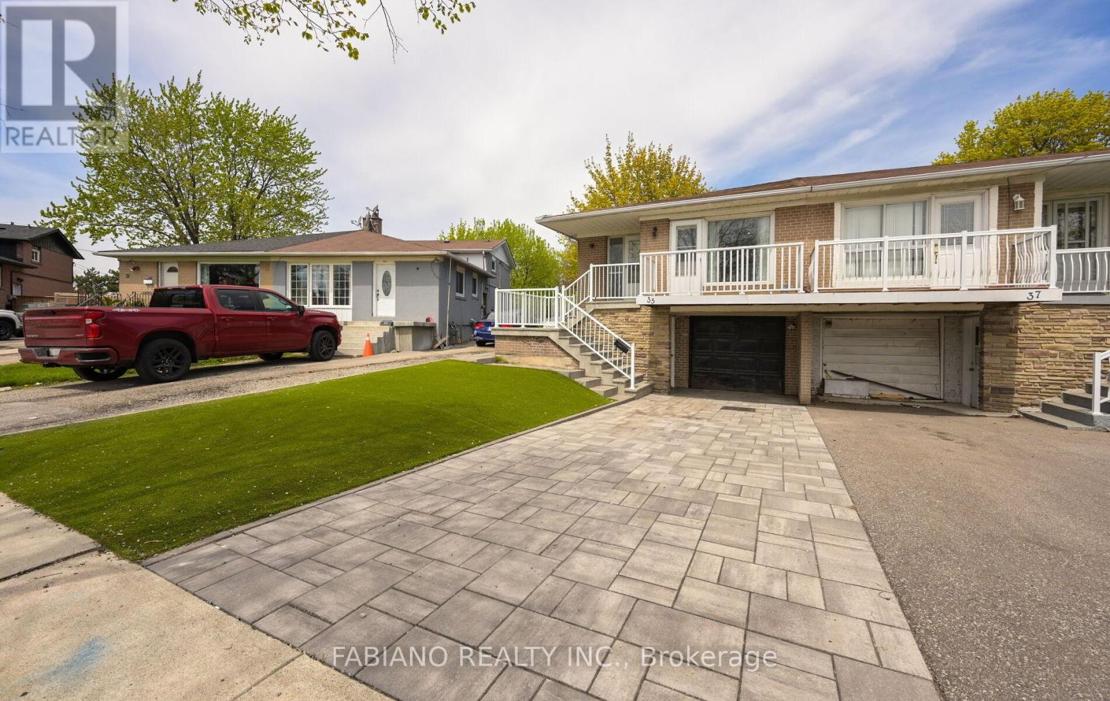 35 Murchison Crescent, Toronto, Ontario  M9V 3P5 - Photo 2 - W13122554