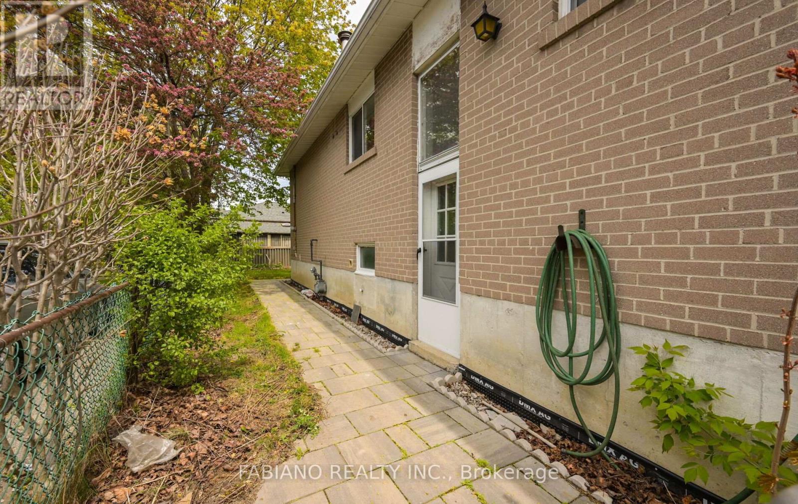 35 Murchison Crescent, Toronto, Ontario  M9V 3P5 - Photo 44 - W13122554