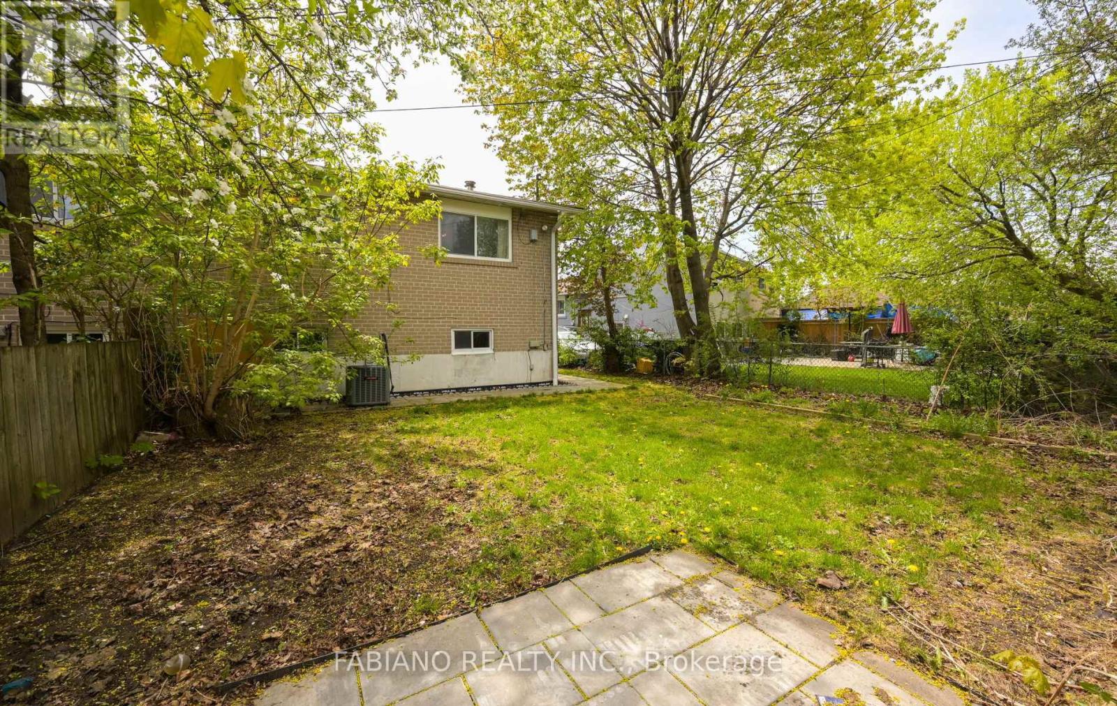 35 Murchison Crescent, Toronto, Ontario  M9V 3P5 - Photo 49 - W13122554