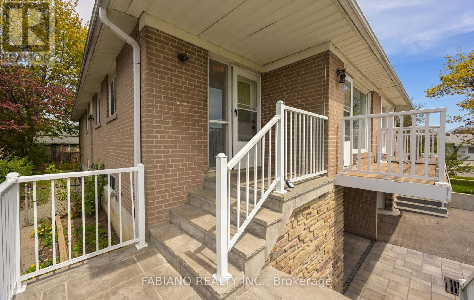 35 Murchison Crescent, Toronto, Ontario  M9V 3P5 - Photo 6 - W13122554