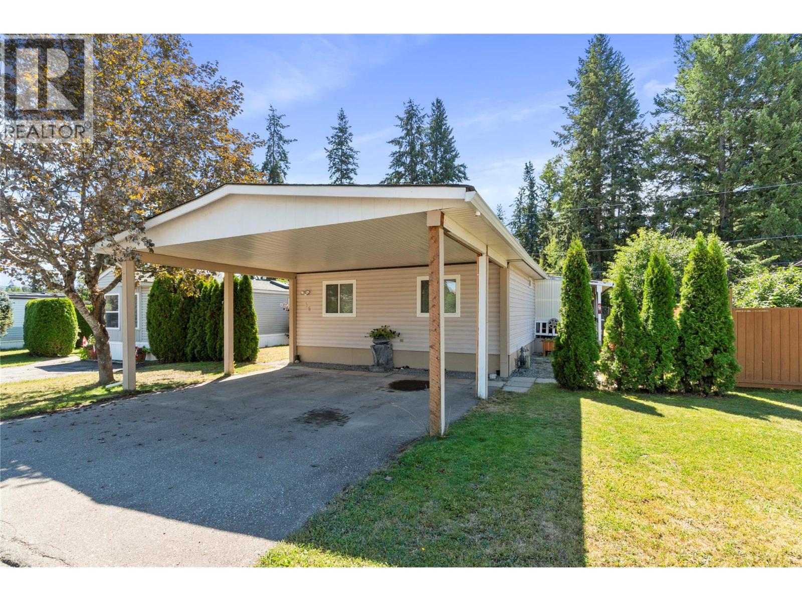 1361 30 Street SE Unit# 16, Salmon Arm, British Columbia  V1E 2N4 - Photo 3 - 10382678