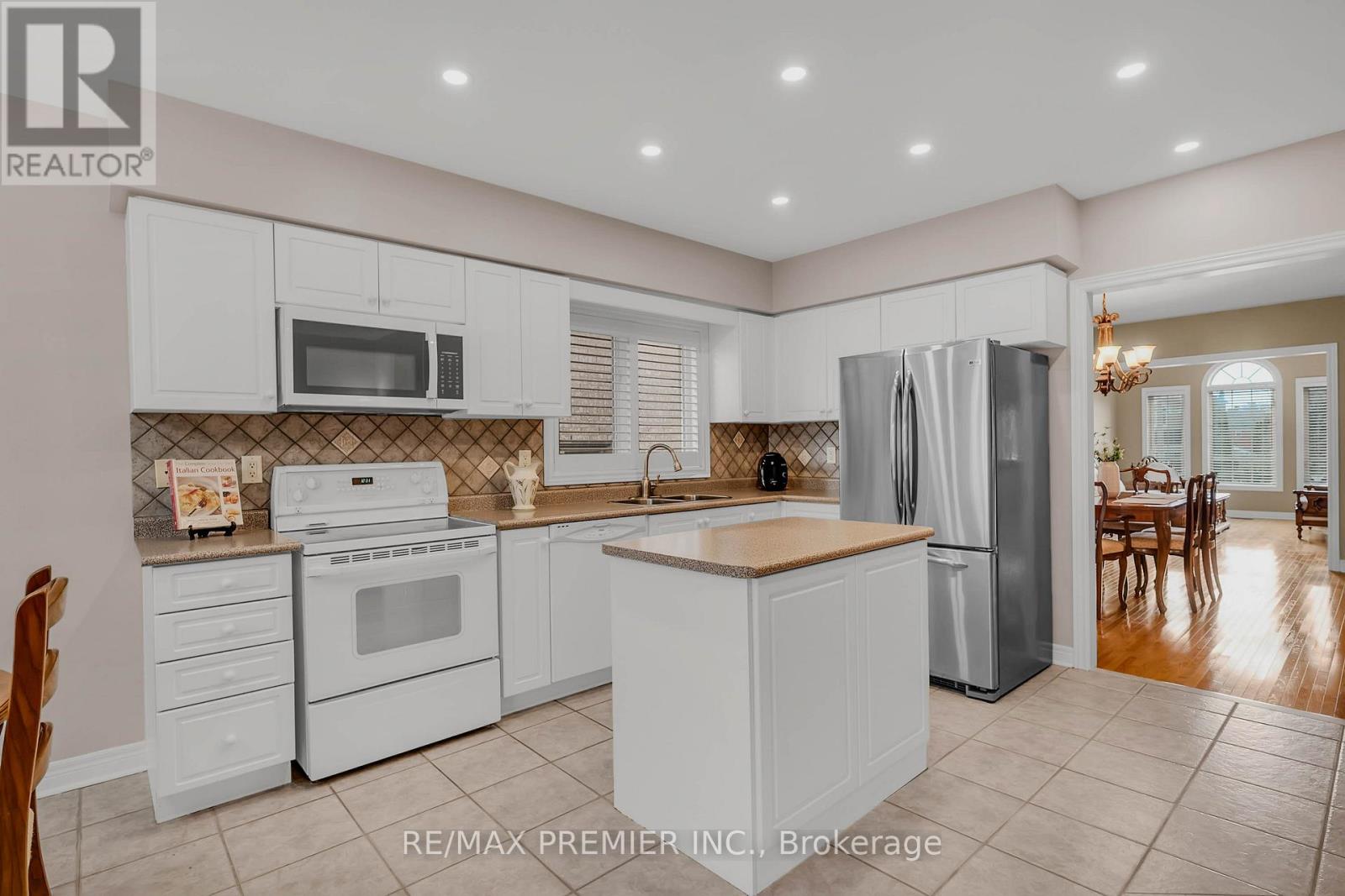 20 Drummond Drive, Vaughan, Ontario  L6A 2M5 - Photo 12 - N13122322