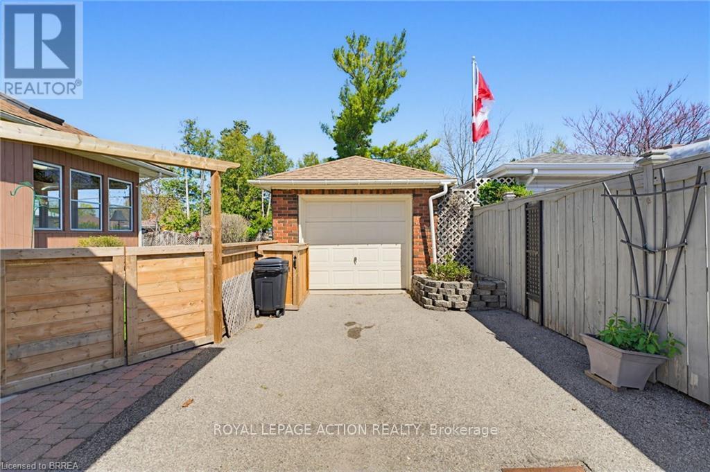 90 Henderson Avenue, Brantford, Ontario  N3R 4V9 - Photo 2 - X13122422