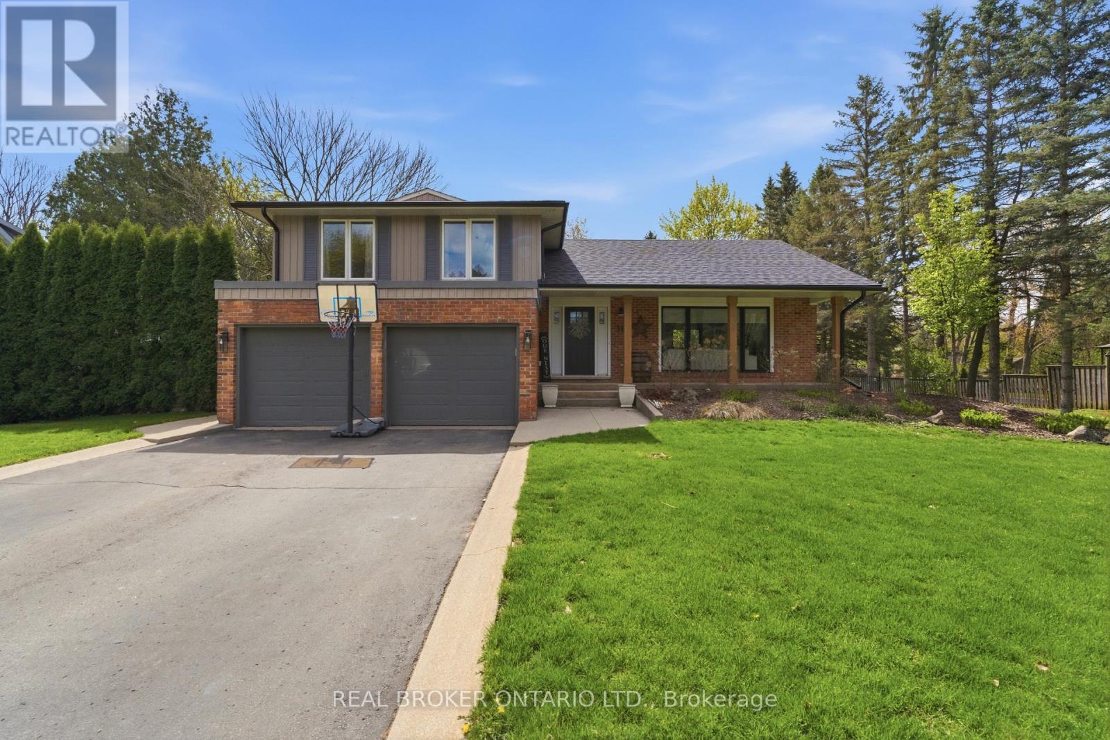 16 Bannisdale Way, Hamilton, Ontario  L0R 1H2 - Photo 1 - X13122476