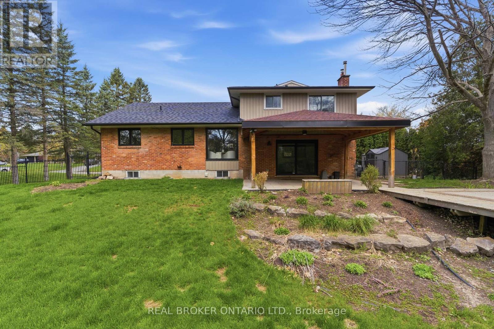 16 Bannisdale Way, Hamilton, Ontario  L0R 1H2 - Photo 43 - X13122476