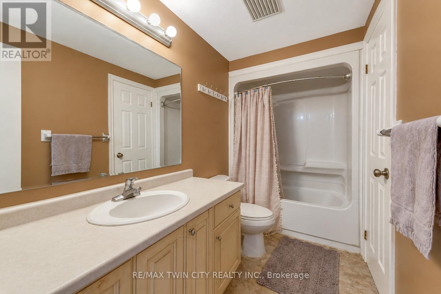 15 Copper Leaf Street, Kitchener, Ontario  N2E 3T3 - Photo 25 - X13122484