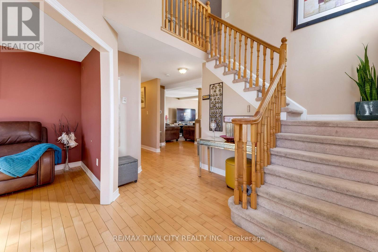 15 Copper Leaf Street, Kitchener, Ontario  N2E 3T3 - Photo 3 - X13122484