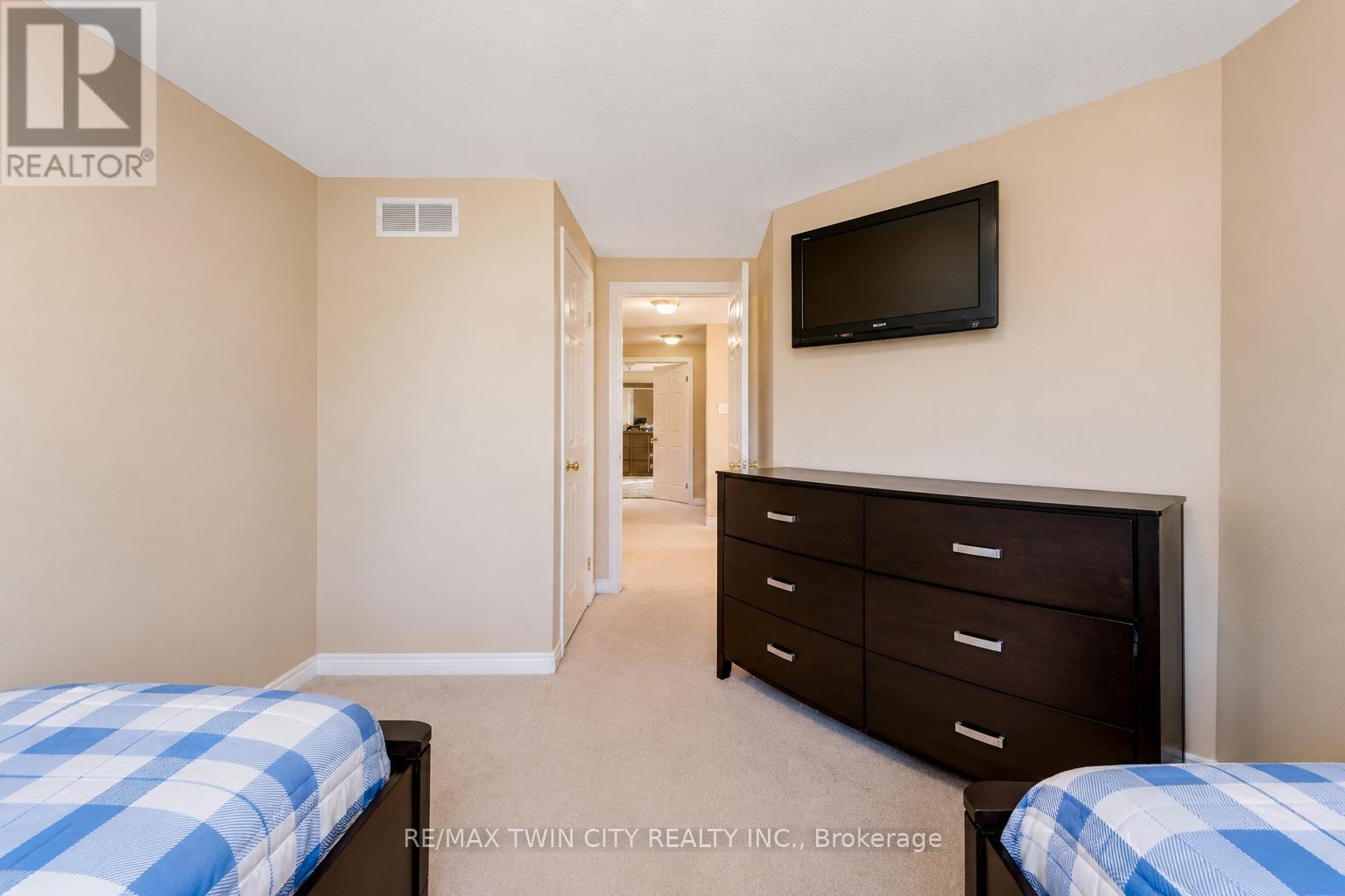15 Copper Leaf Street, Kitchener, Ontario  N2E 3T3 - Photo 30 - X13122484