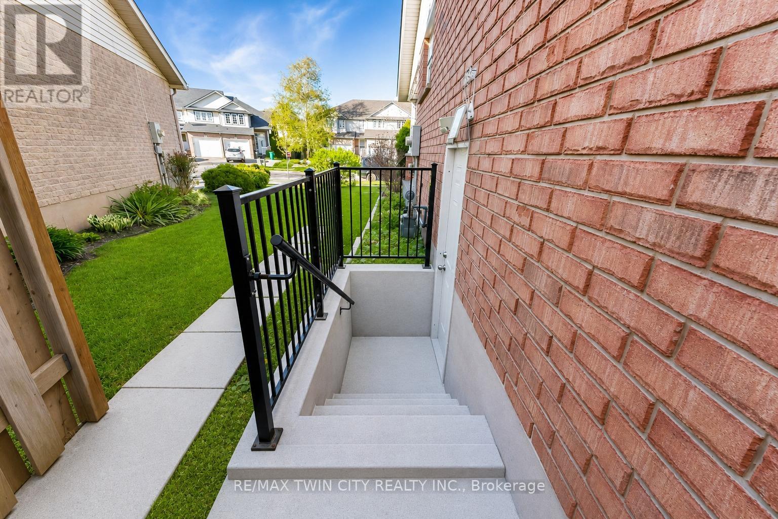 15 Copper Leaf Street, Kitchener, Ontario  N2E 3T3 - Photo 33 - X13122484