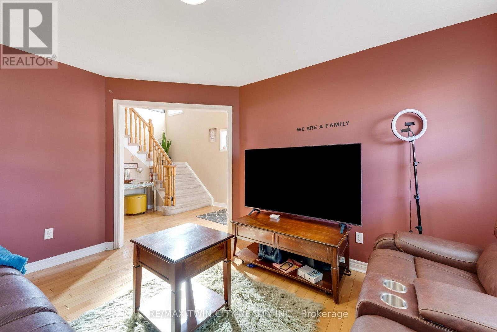 15 Copper Leaf Street, Kitchener, Ontario  N2E 3T3 - Photo 5 - X13122484