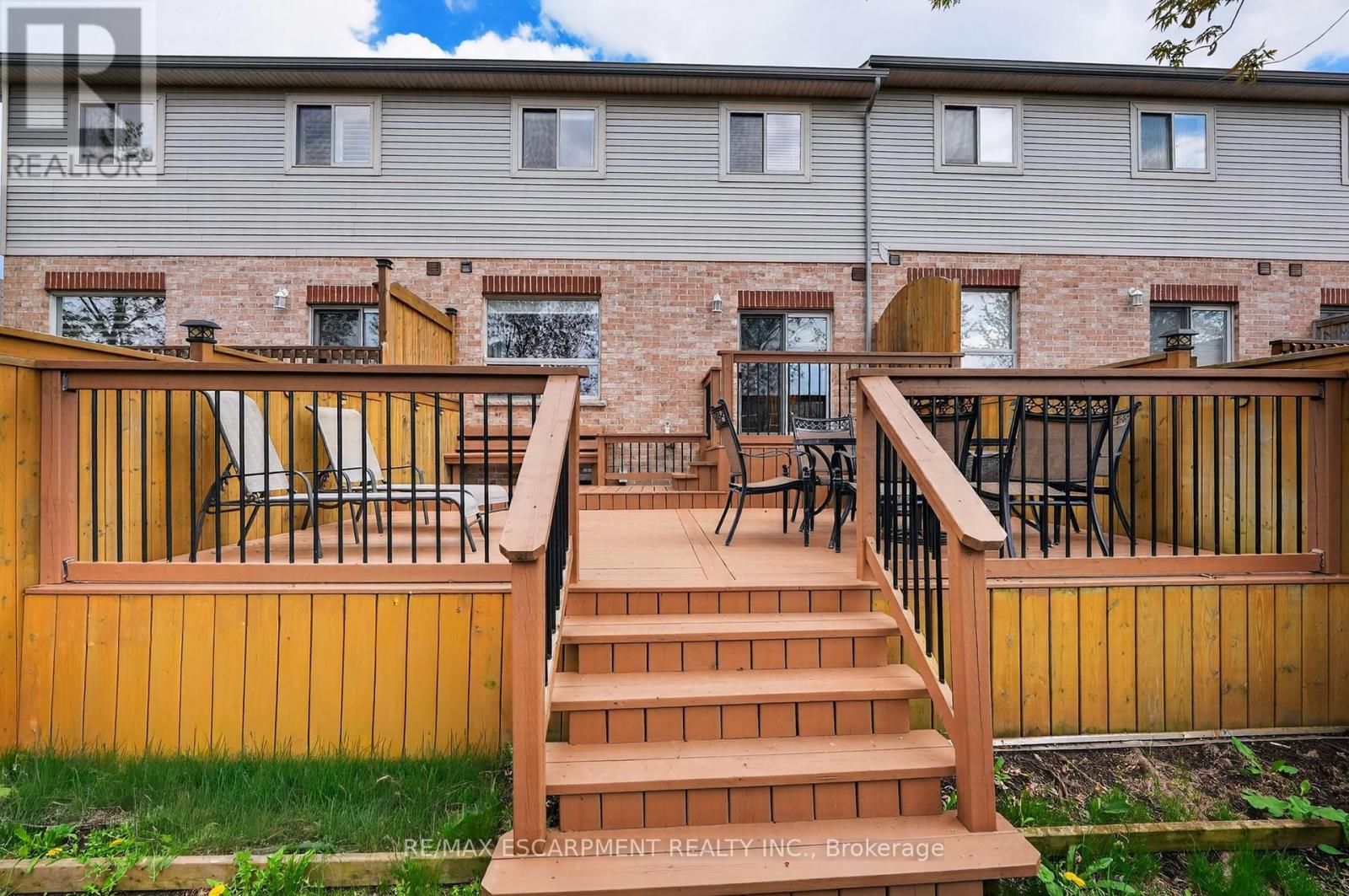 11 - 8 Lakelawn Road, Grimsby, Ontario  L3M 0G1 - Photo 2 - X13122542
