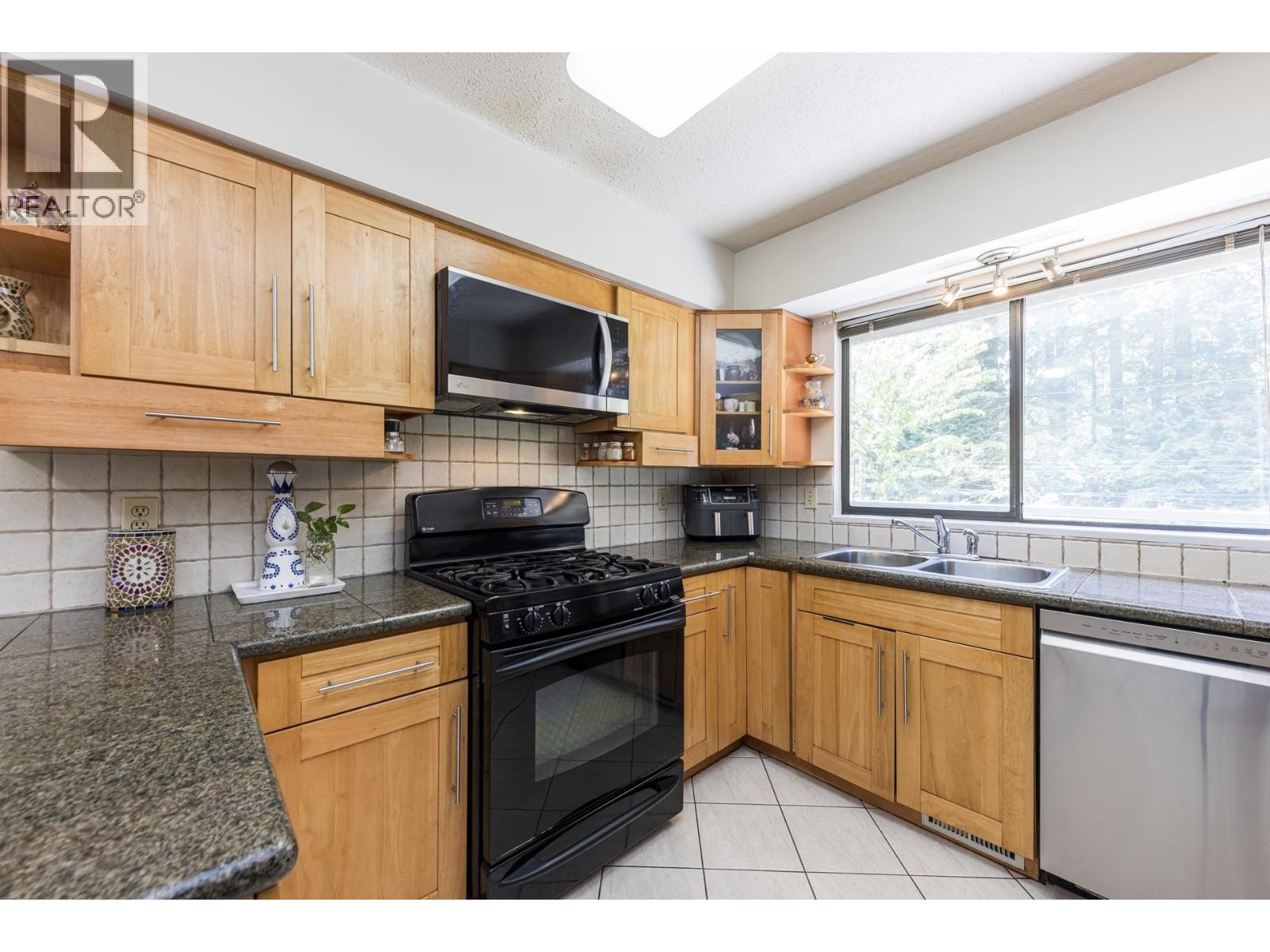 1184 Riverside Drive, North Vancouver, British Columbia  V7H 1V5 - Photo 14 - R3123136