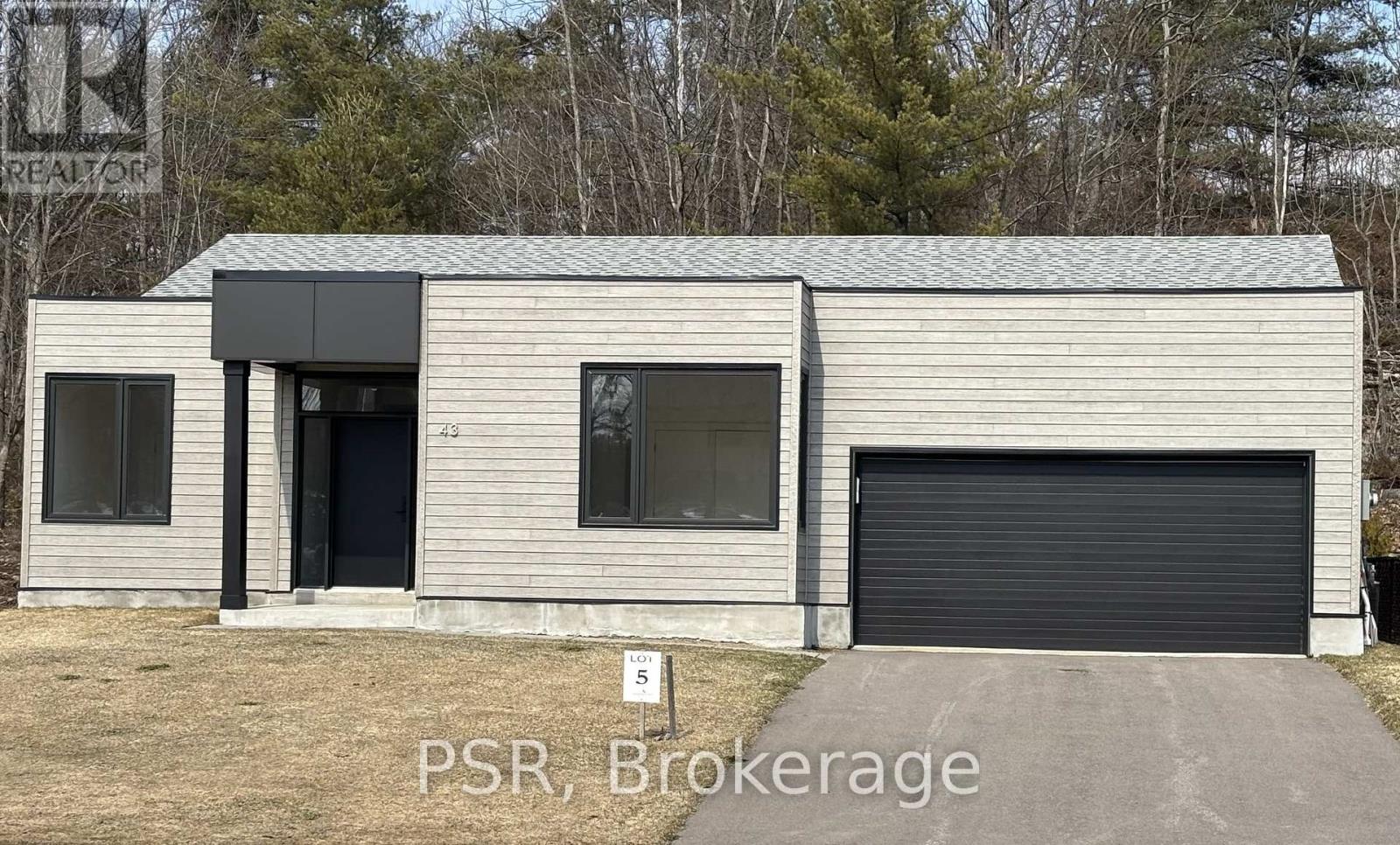 43 MUSKOKA BAY BOULEVARD, Gravenhurst, Ontario