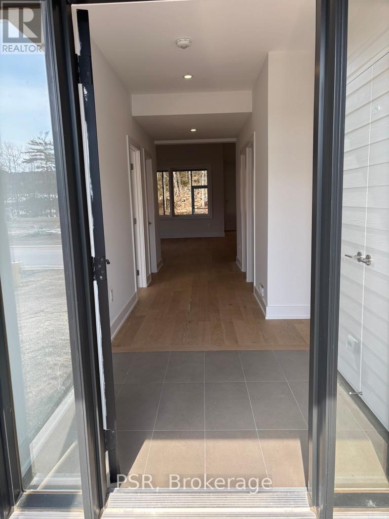 43 Muskoka Bay Boulevard, Gravenhurst, Ontario  P1P 0A1 - Photo 2 - X13122642