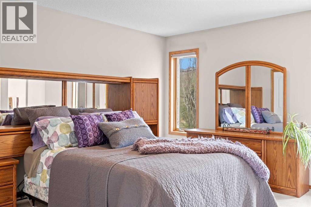 30 Gleneagles View, Cochrane, Alberta  T0L 0W2 - Photo 29 - A2308711