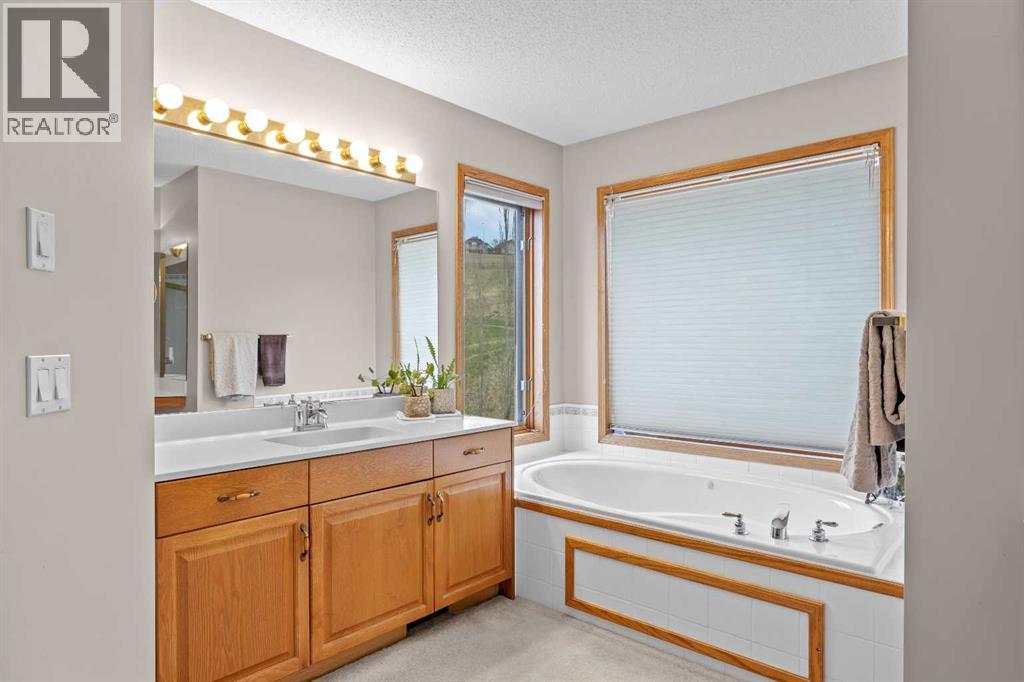 30 Gleneagles View, Cochrane, Alberta  T0L 0W2 - Photo 31 - A2308711
