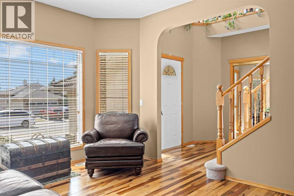 30 Gleneagles View, Cochrane, Alberta  T0L 0W2 - Photo 4 - A2308711