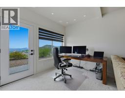 2200 Cortina Drive, Kelowna, British Columbia  V1P 1V1 - Photo 34 - 10386056