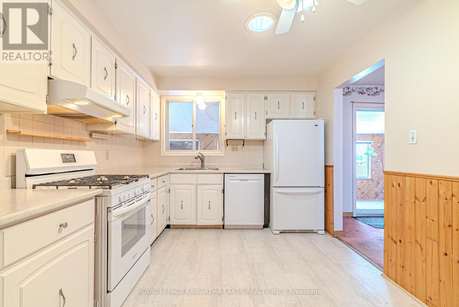 89 Angeline Street S, Kawartha Lakes, Ontario  K9V 3L4 - Photo 7 - X12615912