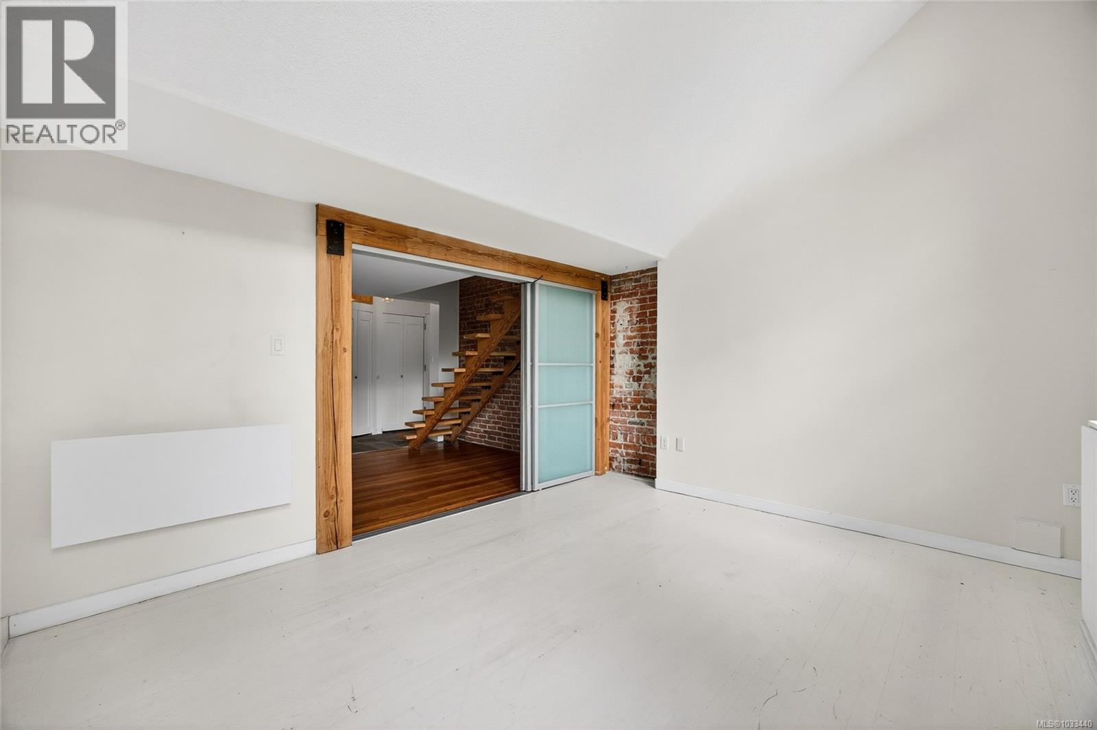 306 120 Douglas St, Victoria, British Columbia  V8V 2N9 - Photo 18 - 1033440