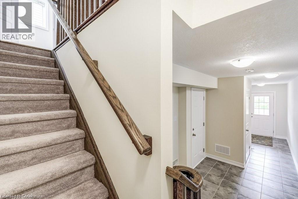 16 Hiscott Drive, Waterdown, Ontario  L8B 0A3 - Photo 7 - 40829957