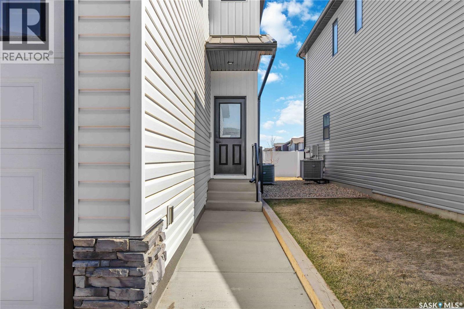 26 625 Dagnone Crescent, Saskatoon, Saskatchewan  S7V 1K9 - Photo 3 - SK035833