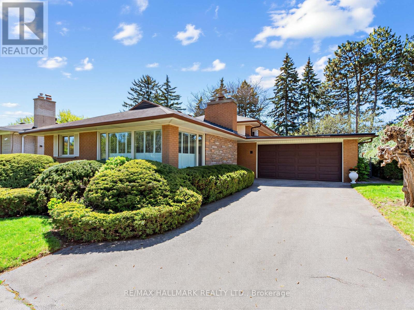 11 SUTCLIFFE DRIVE, Toronto, Ontario