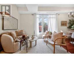 32 - 88 CARR STREET, Toronto, Ontario