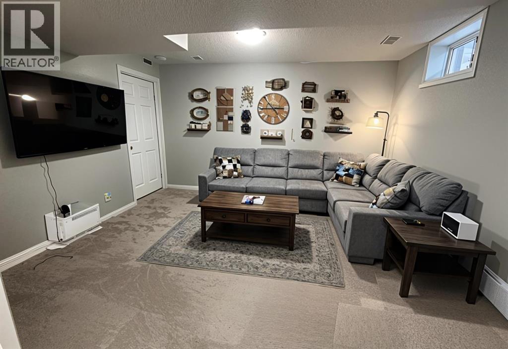 17 Copperfield Court Se, Calgary, Alberta  T2Z 4Z3 - Photo 6 - A2302063