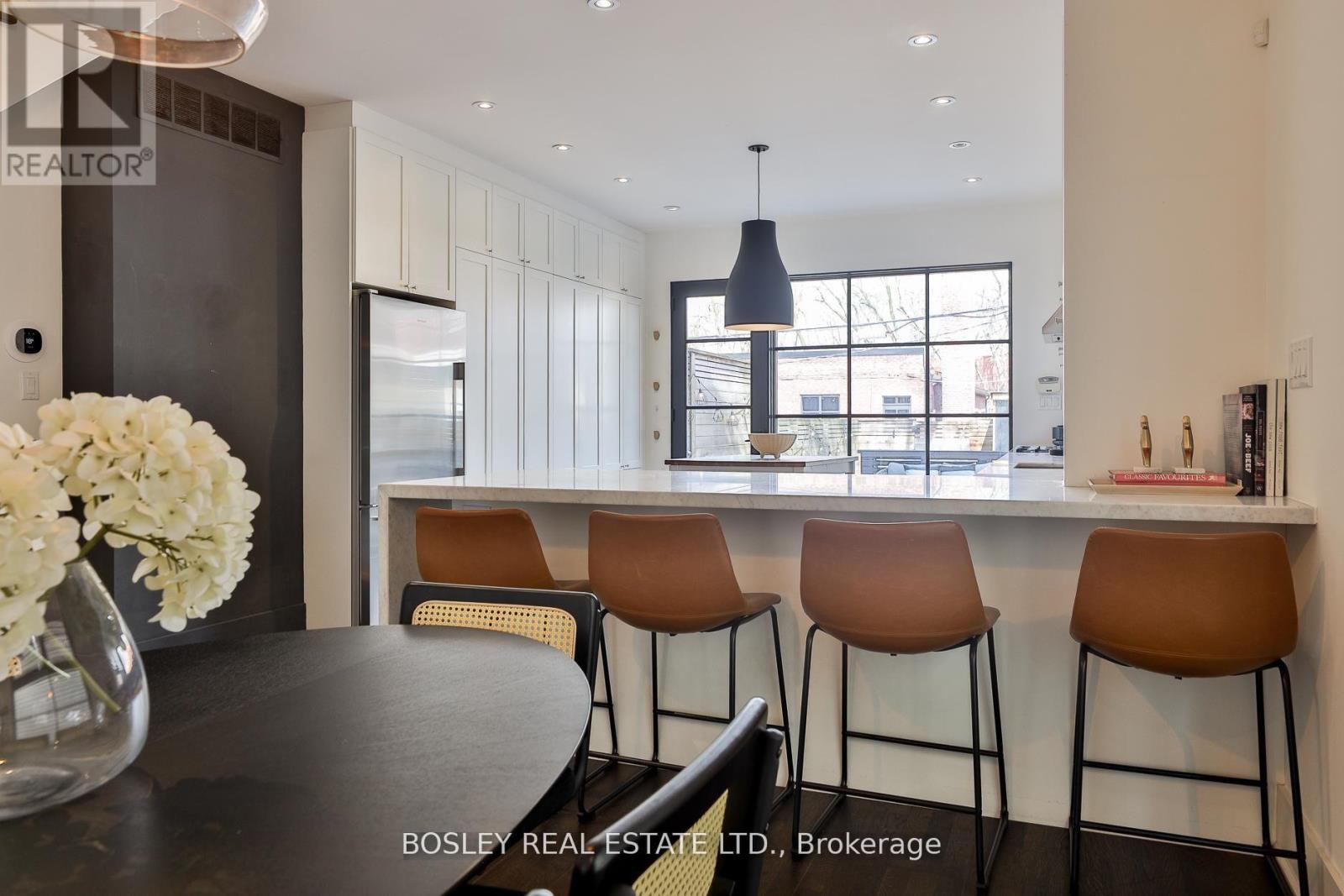 114 Ivy Avenue, Toronto, Ontario  M4L 2H7 - Photo 12 - E13122756