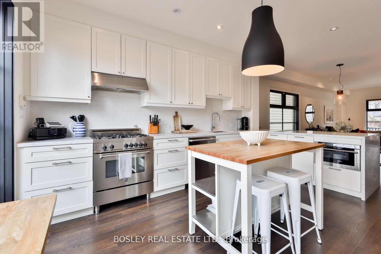 114 Ivy Avenue, Toronto, Ontario  M4L 2H7 - Photo 13 - E13122756