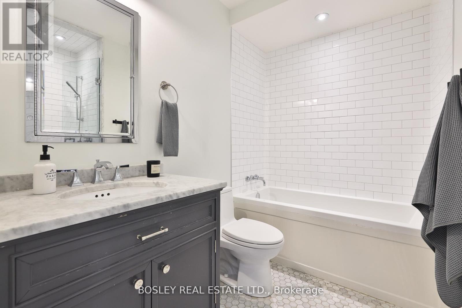114 Ivy Avenue, Toronto, Ontario  M4L 2H7 - Photo 24 - E13122756